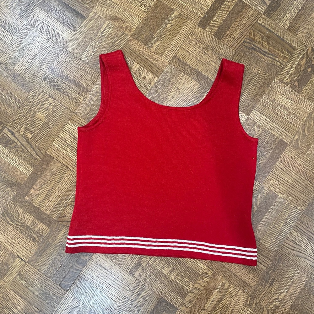 ST. JOHN Red scoop neck sleeveless knit top